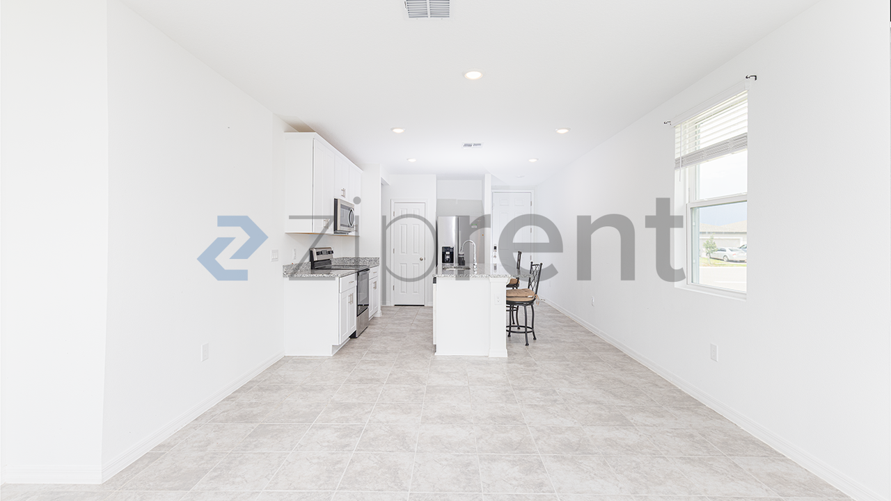 5921 Catamaran Ave - Photo 5 of 14