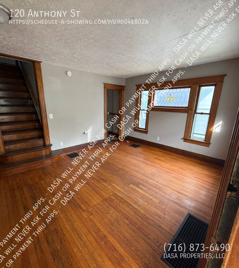120 Anthony St - Photo 4 of 12