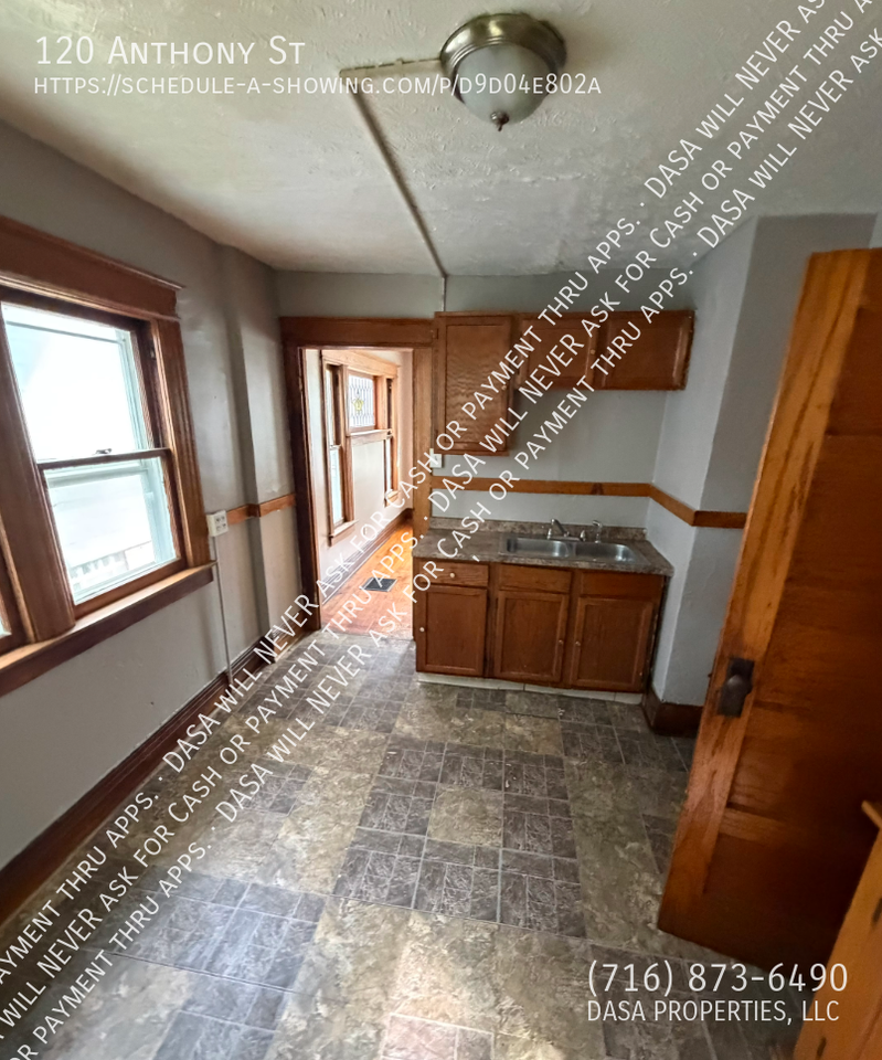 120 Anthony St - Photo 6 of 12