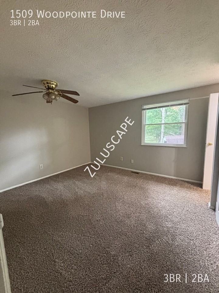 1509 Woodpointe Dr - Photo 6 of 14