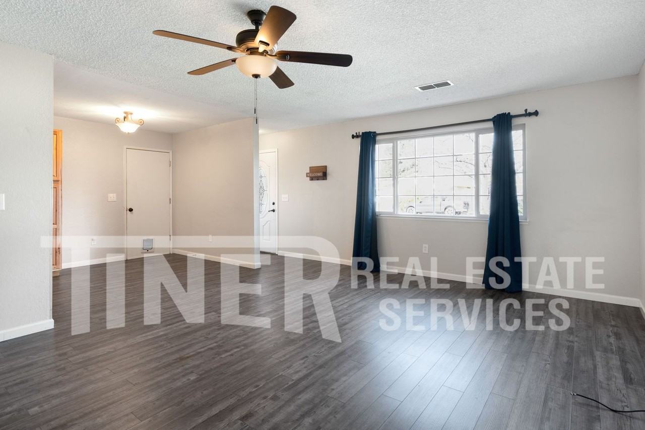 1603 4th St - Photo 3 of 17