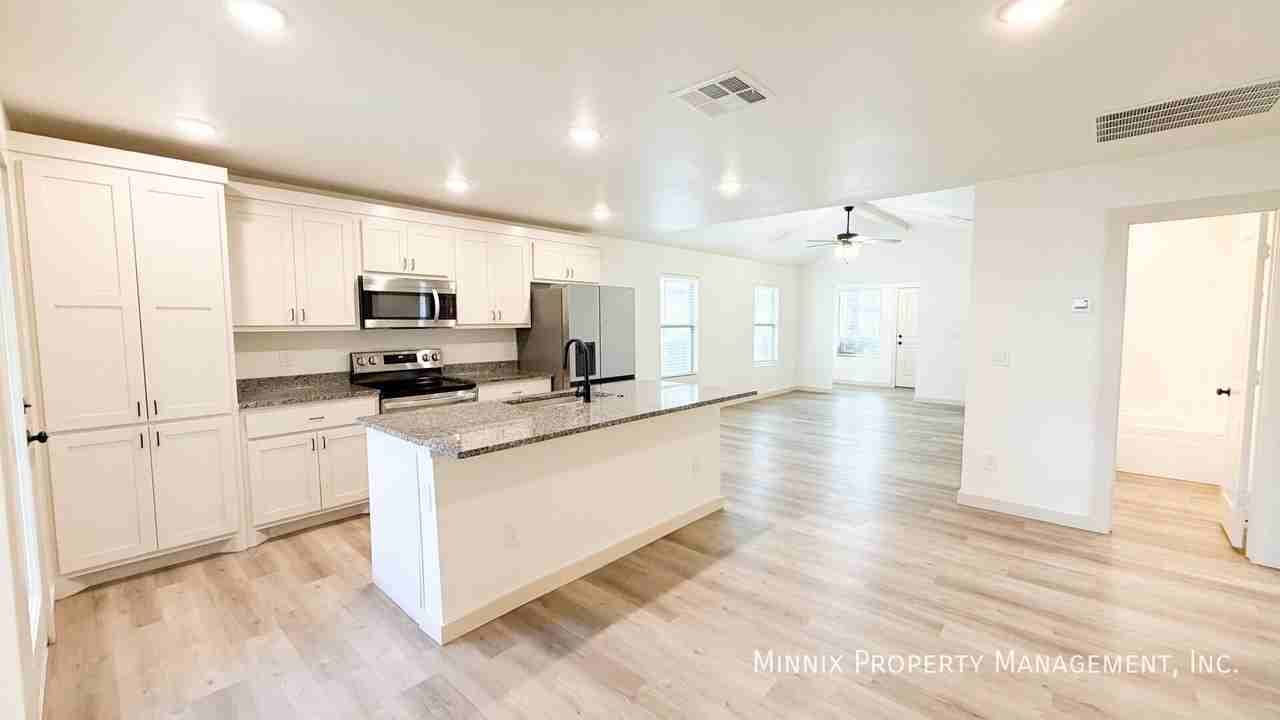 407 80th St - Photo 3 of 16