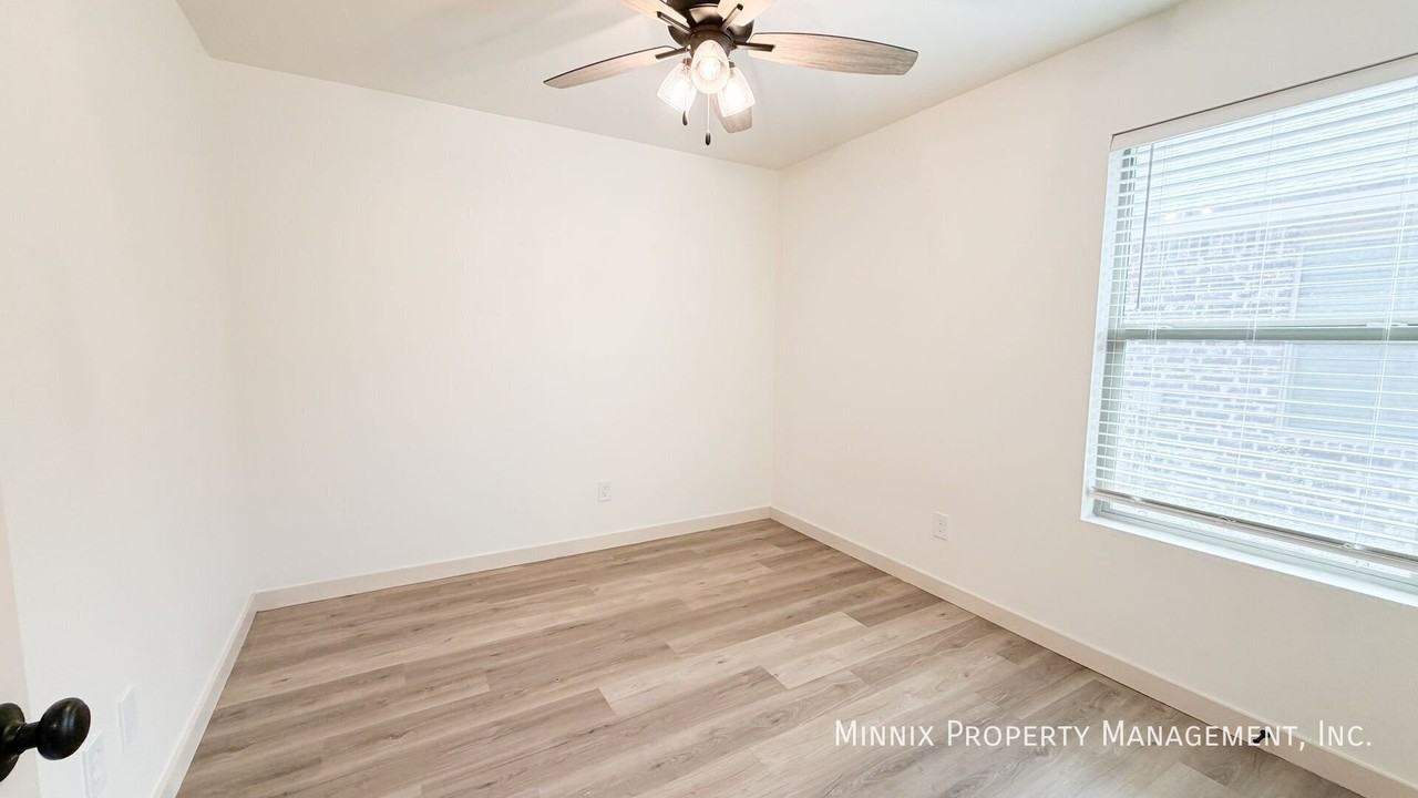 407 80th St - Photo 6 of 16