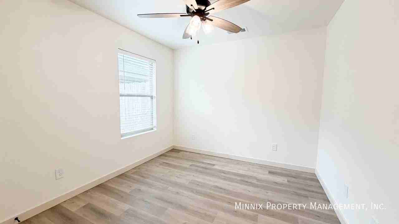 407 80th St - Photo 7 of 16