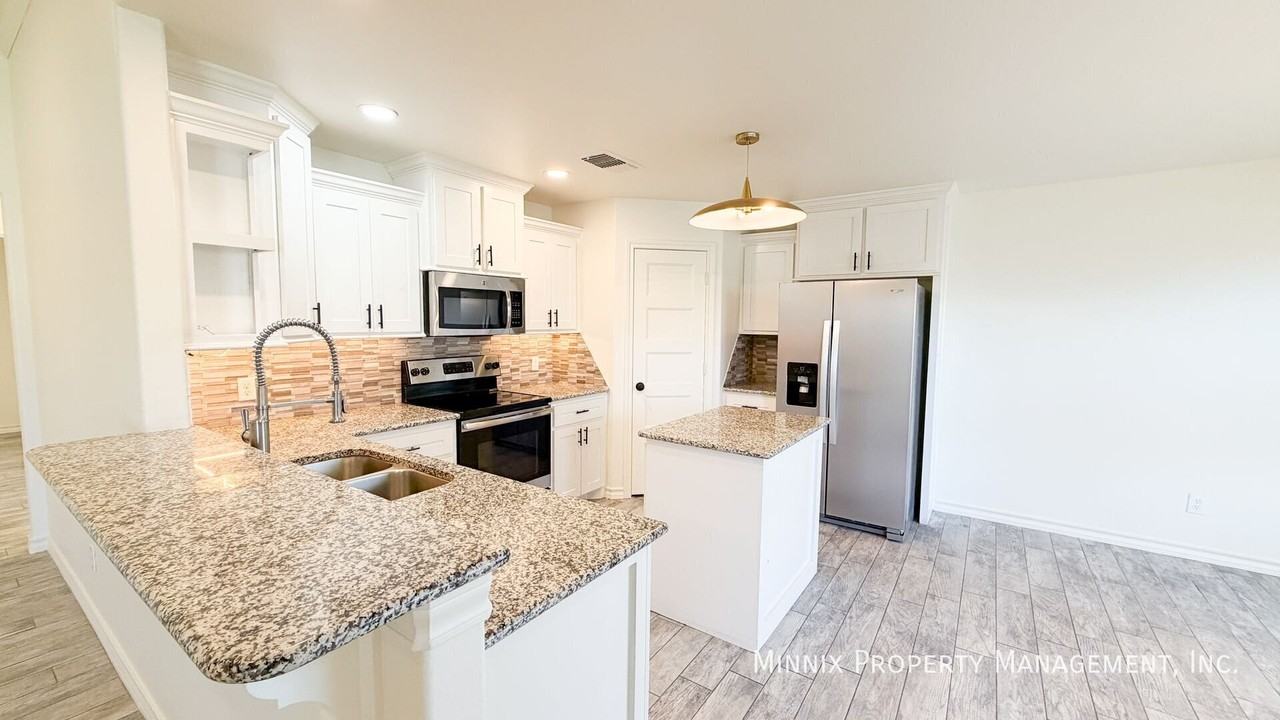 5238 Lehigh St - Photo 3 of 15