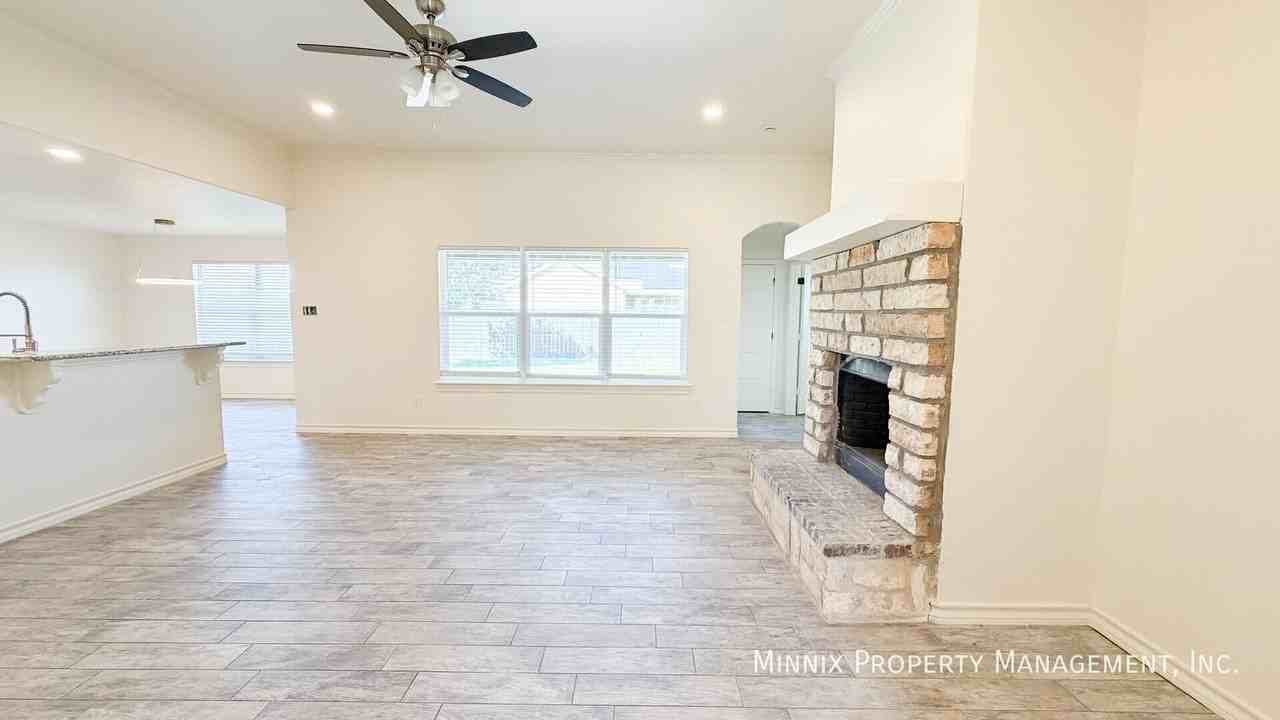 5238 Lehigh St - Photo 6 of 15