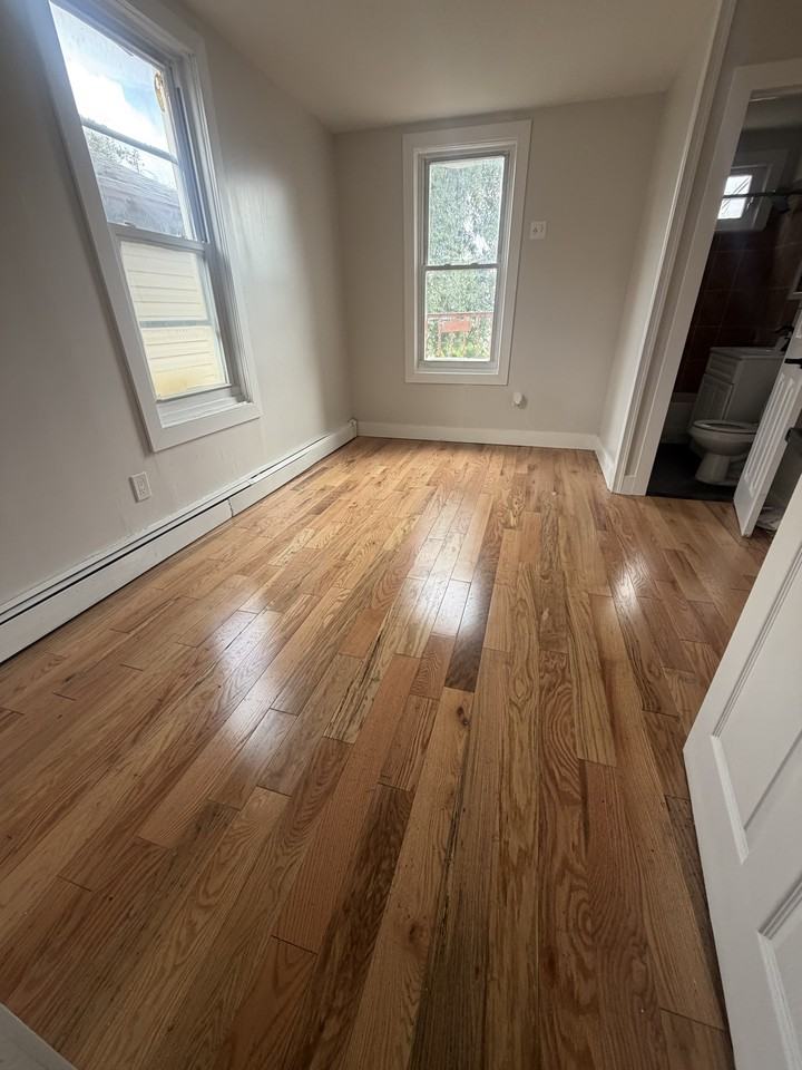 68 Bevan St #6 - Photo 3 of 6
