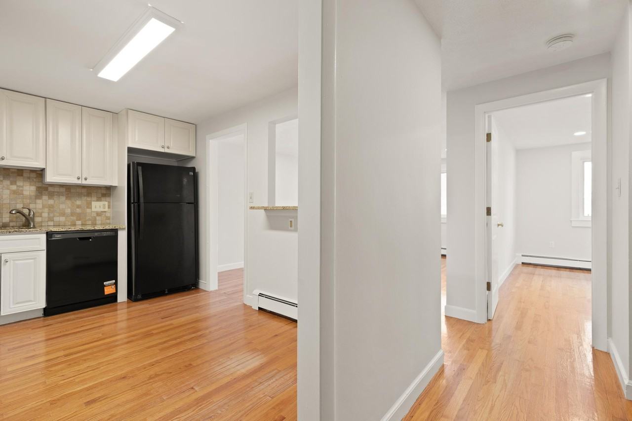 215 Massachusetts Ave #26 - Photo 4 of 22
