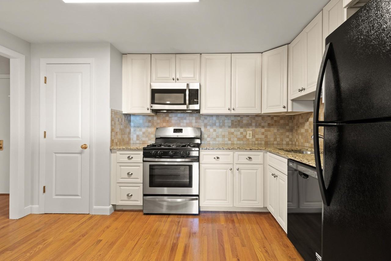 215 Massachusetts Ave #26 - Photo 6 of 22
