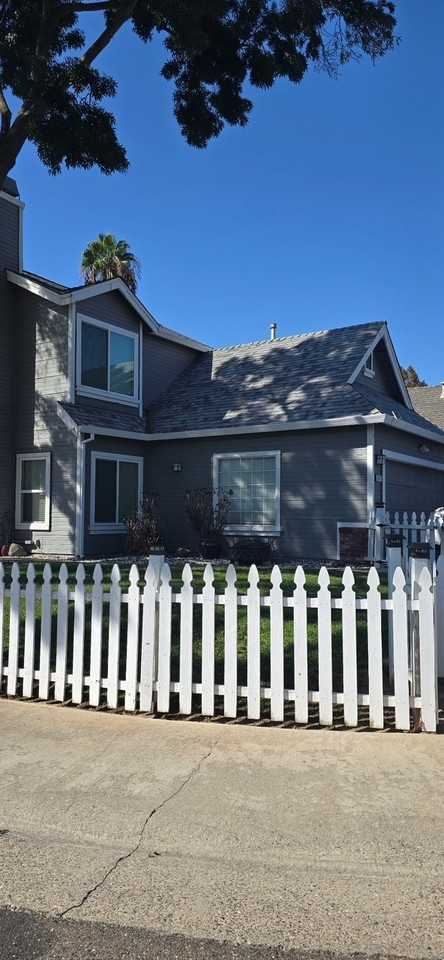 8111 Filifera Way #NA - Photo 2 of 11