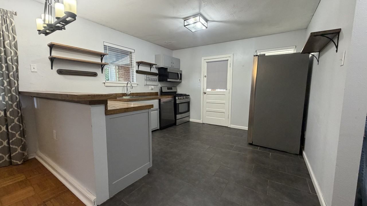 1301 Michael St #NA - Photo 6 of 13