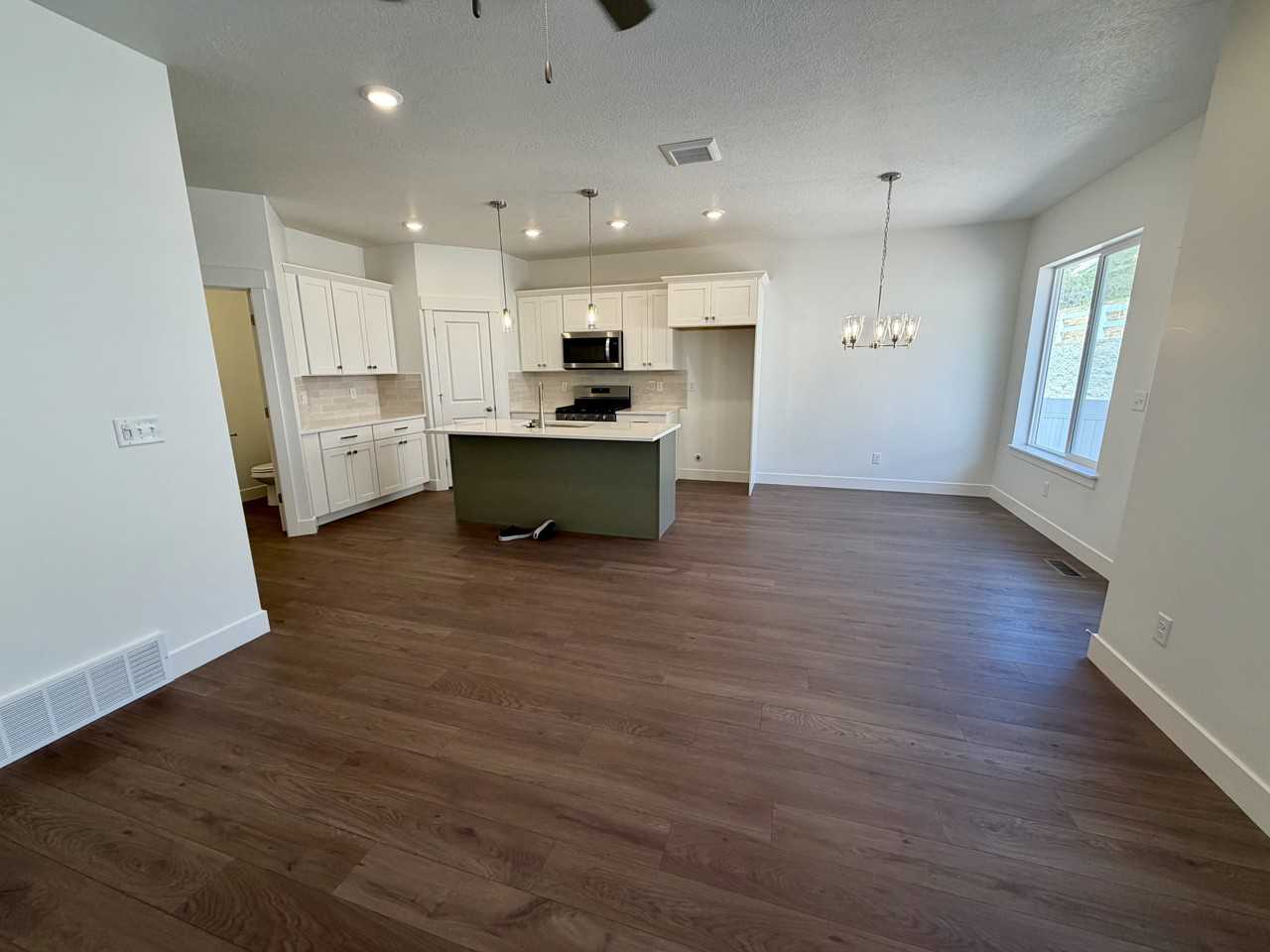 5323 S Acacia Dr #NA - Photo 3 of 19