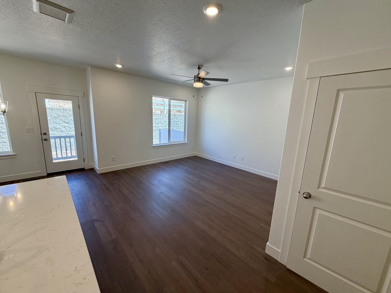 5323 S Acacia Dr #NA - Photo 5 of 19