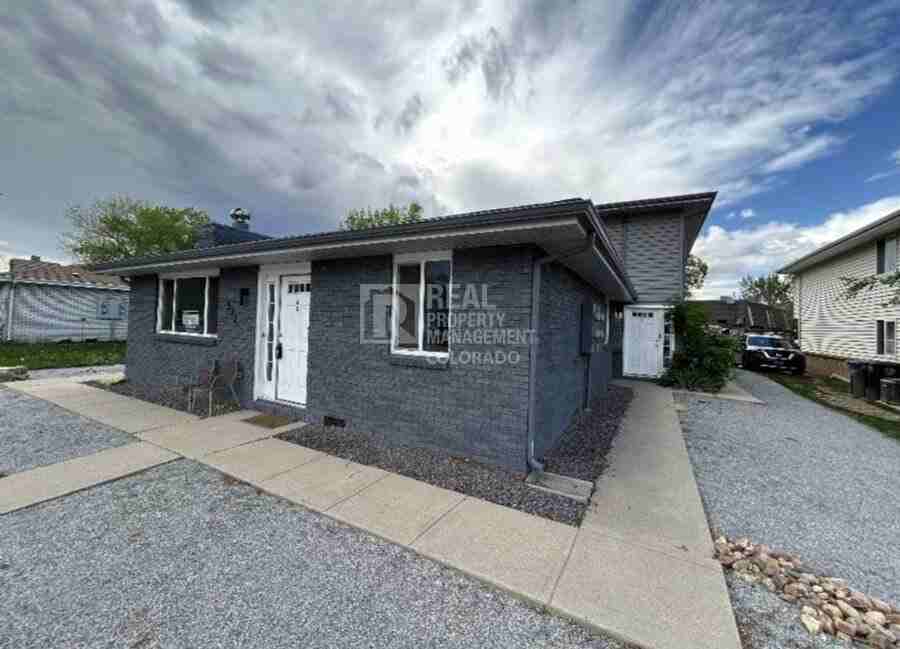 322 21st Ave #A - Photo 3 of 10