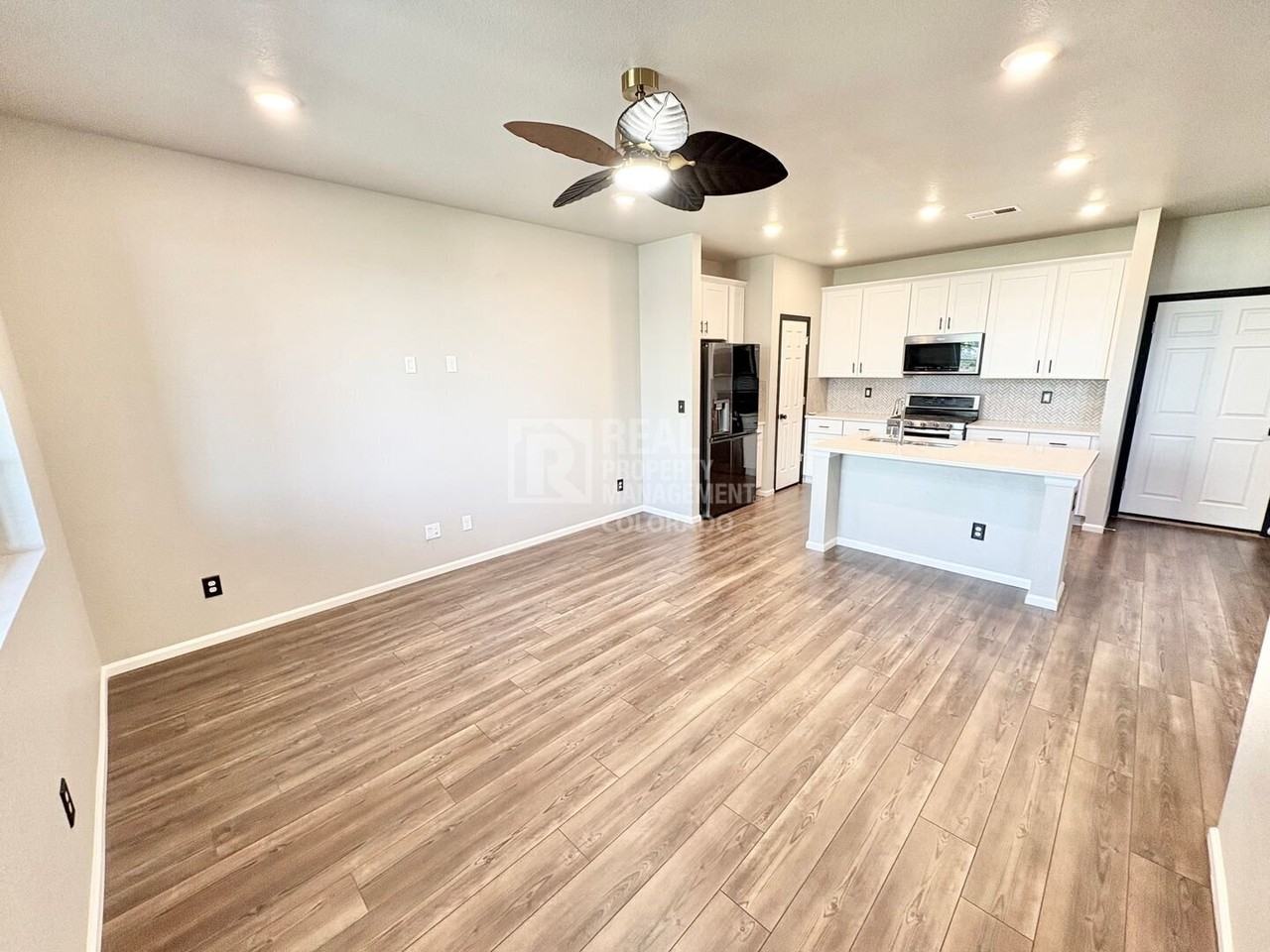 6088 N Lisbon St - Photo 2 of 19