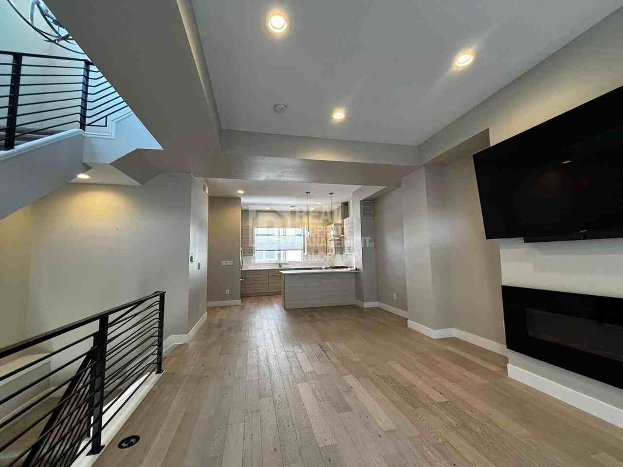 7831 W 51st Ave #A - Photo 5 of 13