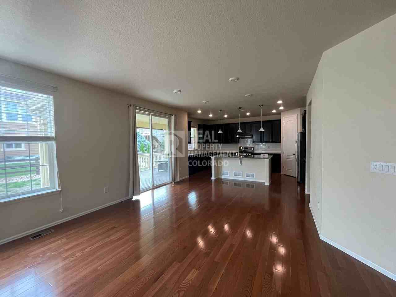 787 Sundance Ln - Photo 4 of 31