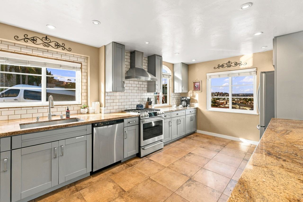 945 Harbor View Dr #NA - Photo 5 of 50