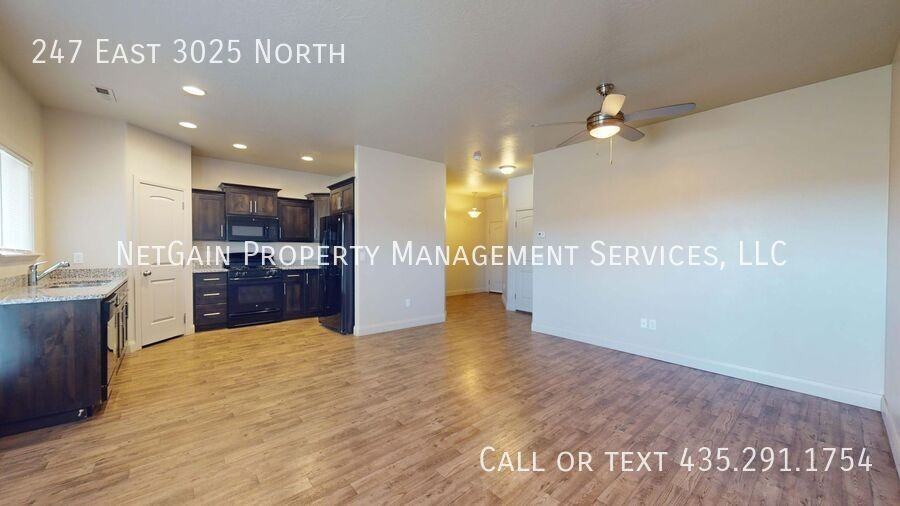 247 E 3025 N - Photo 4 of 16