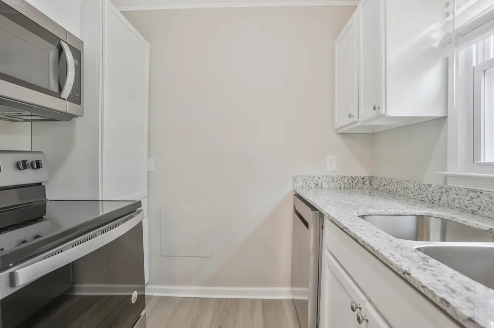 2061 Cloverdale Dr Se #NA - Photo 2 of 18