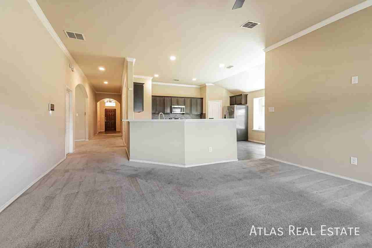 724 Cheyenne Dr - Photo 3 of 20