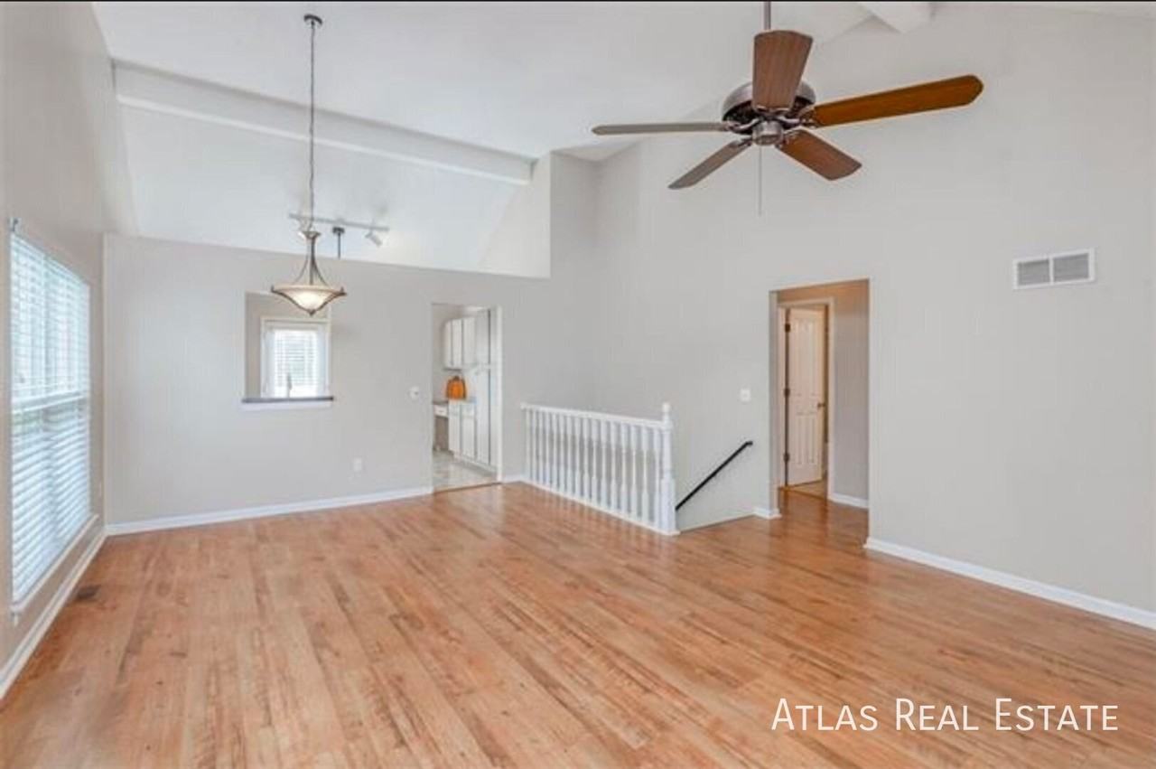 9241 Loiret Blvd - Photo 4 of 14