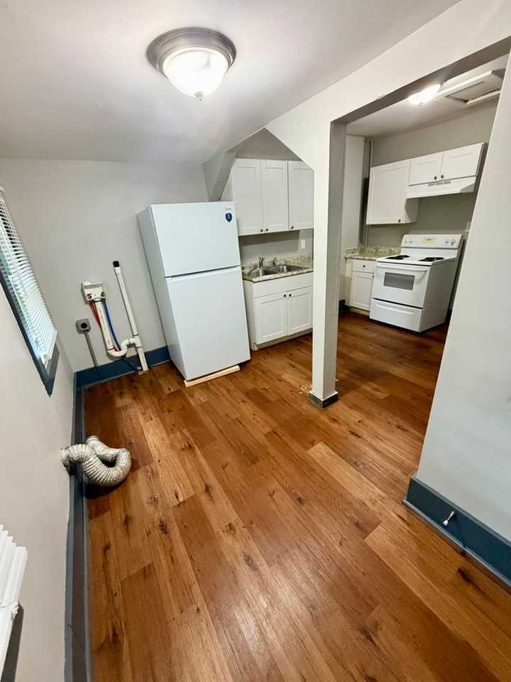 108 Blue Grass Avenue - 108 Blue Grass Avenue #1-2 - Photo 2 of 11