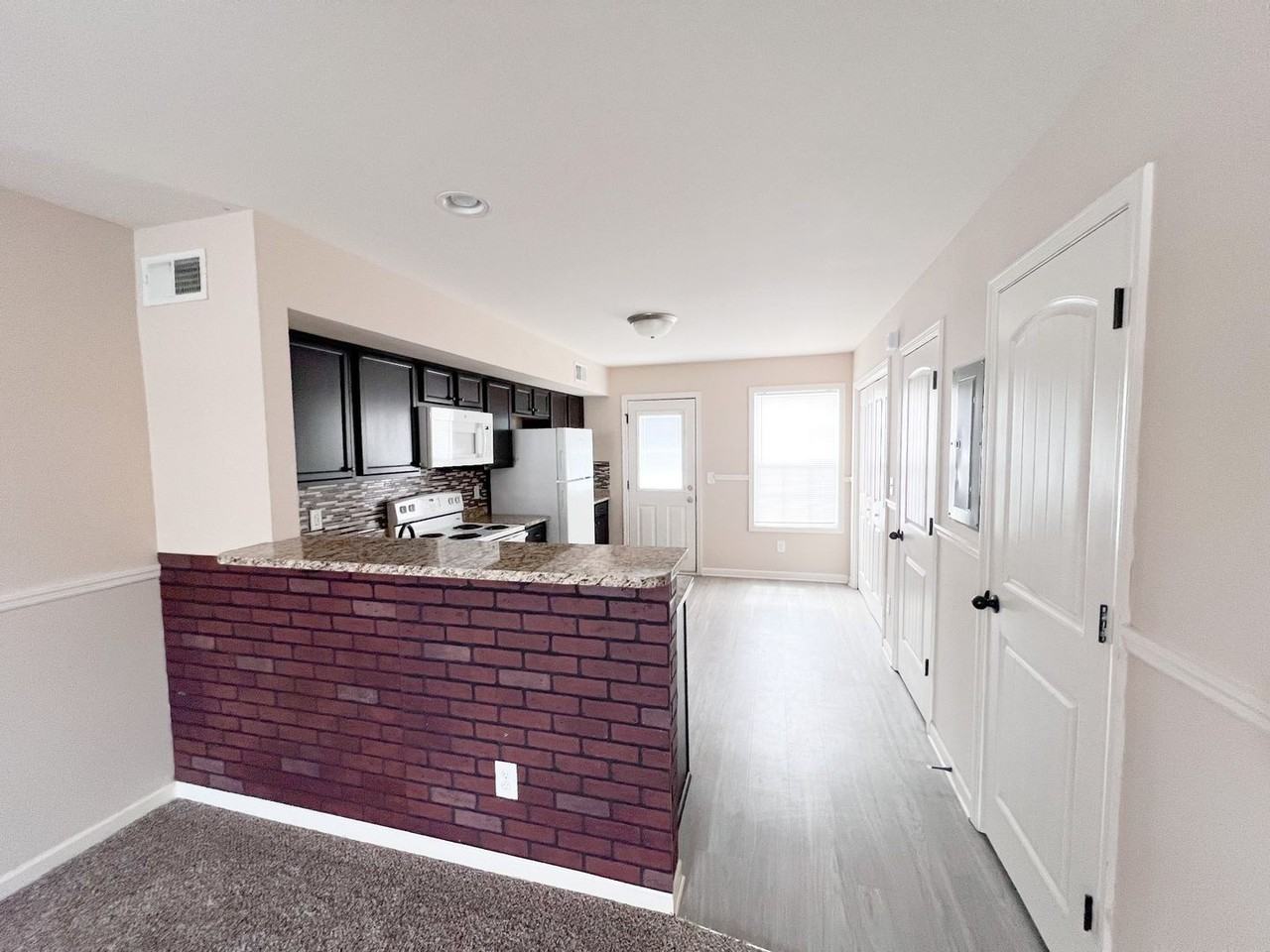 2279 Mccormick Ln - Photo 4 of 12