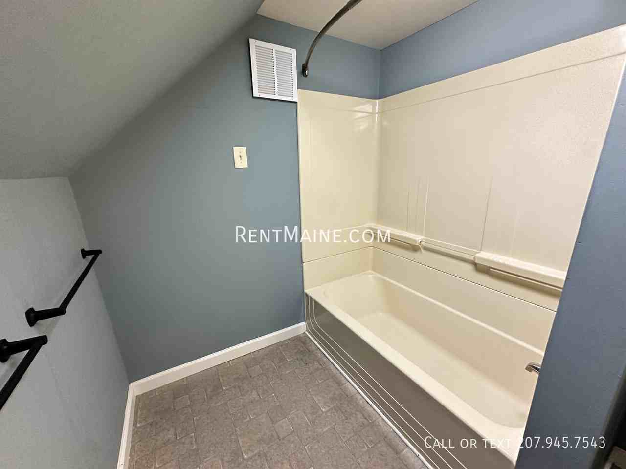 11 Oak St #2 - Photo 7 of 11