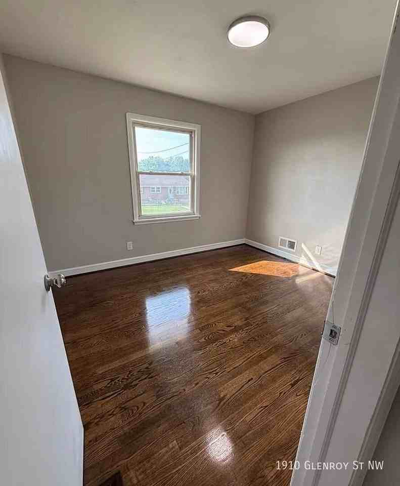 1910 Glenroy St Nw - Photo 6 of 18