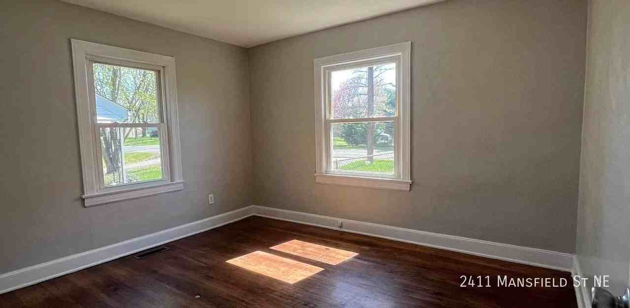2411 Mansfield St Ne - Photo 3 of 9