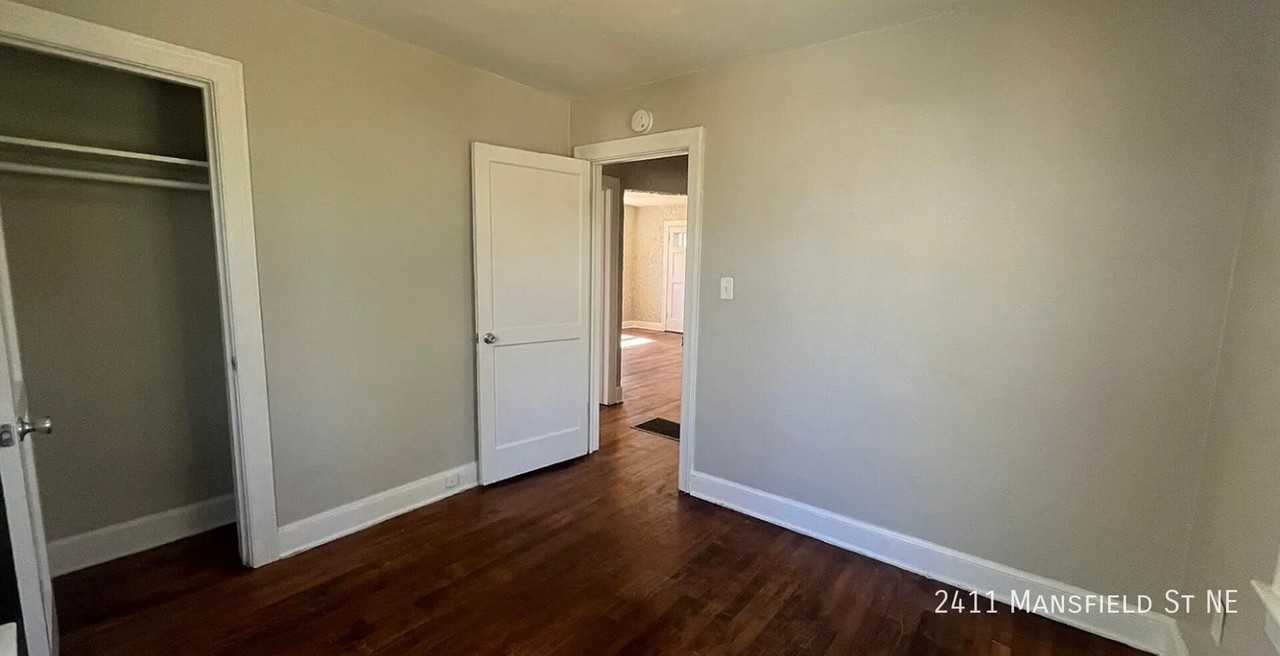 2411 Mansfield St Ne - Photo 4 of 9