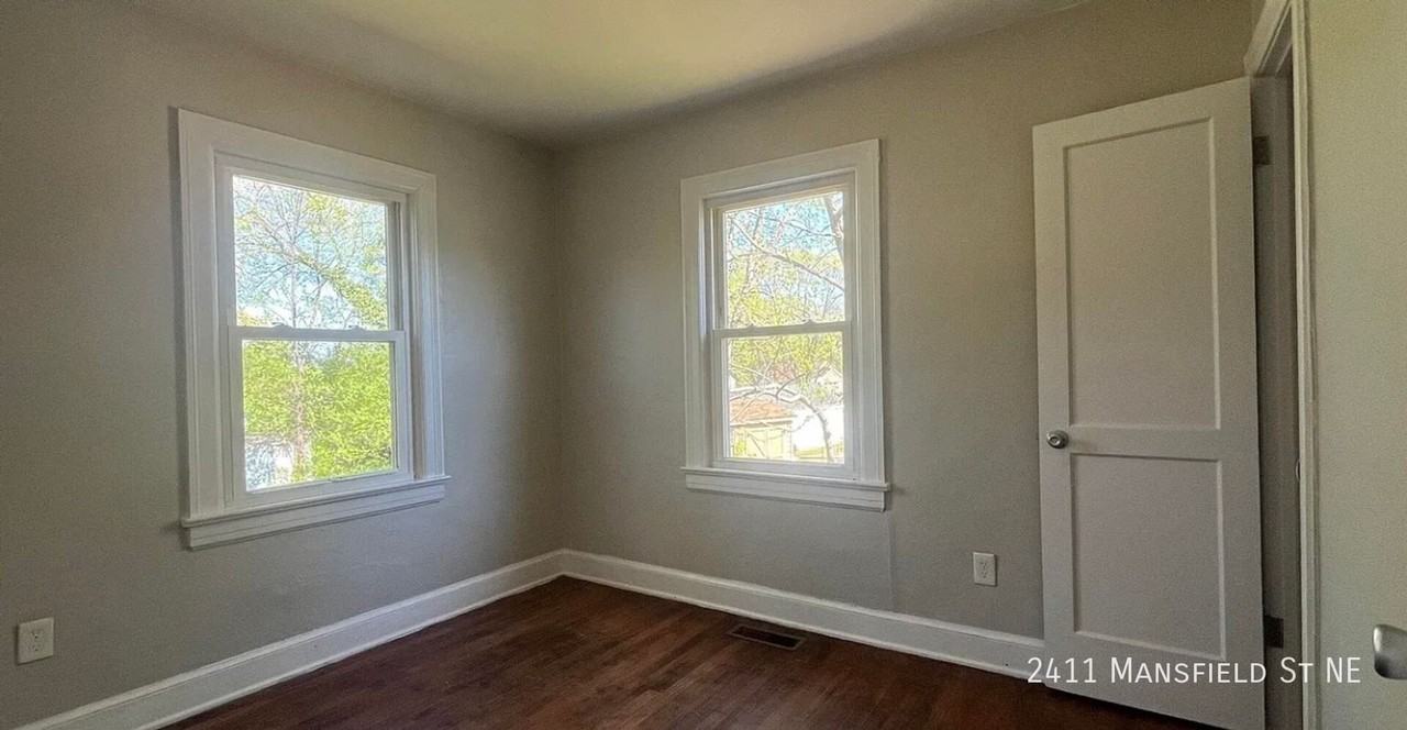 2411 Mansfield St Ne - Photo 5 of 9