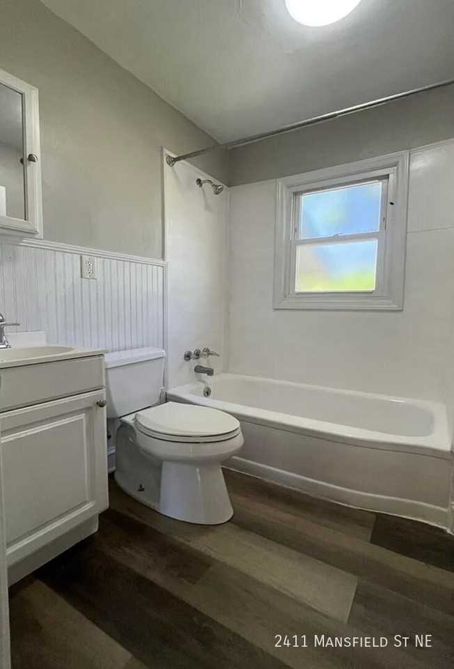 2411 Mansfield St Ne - Photo 7 of 9