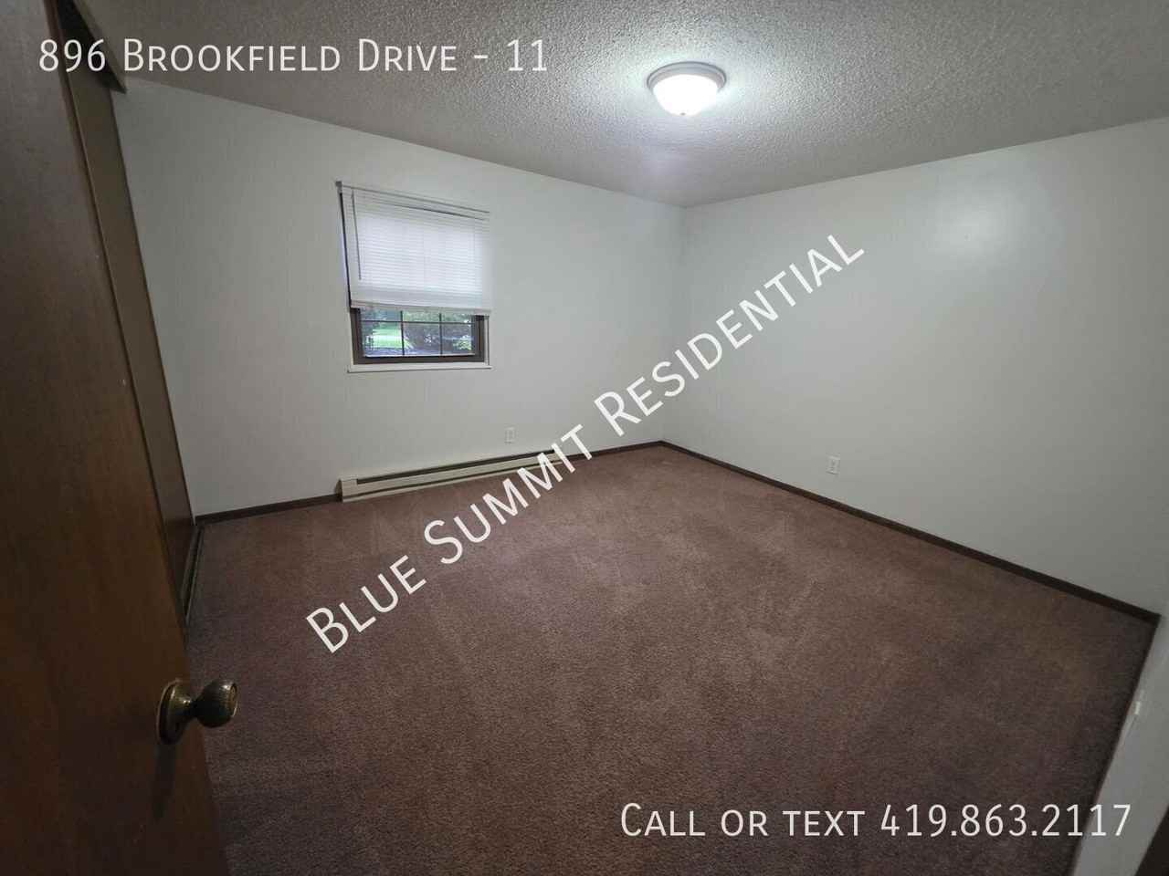 896 Brookfield Dr #11 - Photo 6 of 12