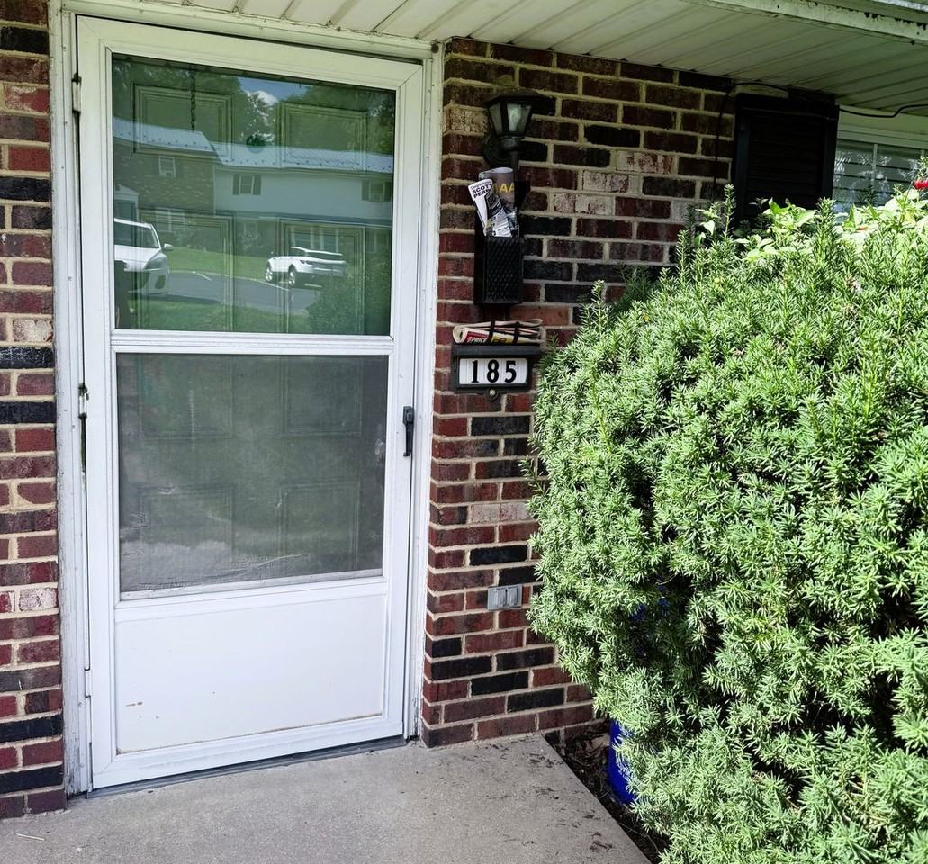 185 Ashford Dr - Photo 2 of 8