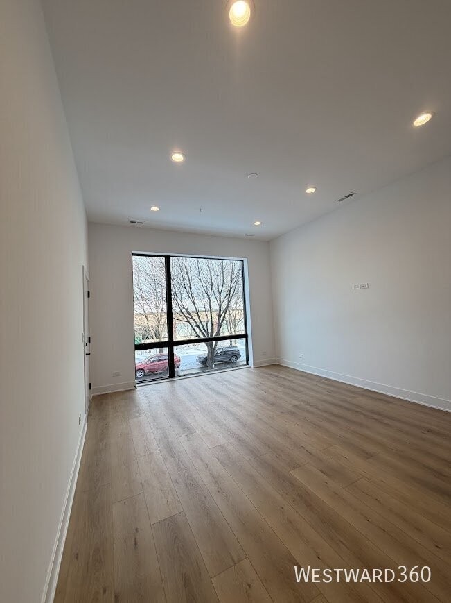 1607 W 13th St #300 - Photo 2 of 24