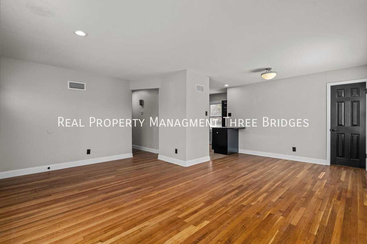 110 Birchwood Dr - Photo 4 of 28