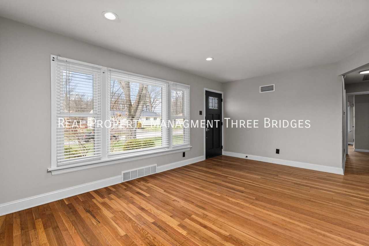 110 Birchwood Dr - Photo 5 of 28