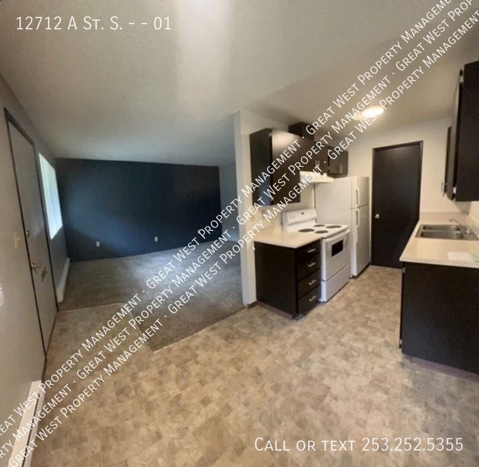 12712 A St S #01 - Photo 3 of 46
