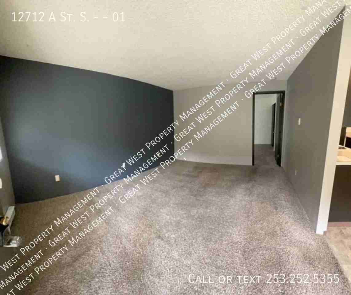 12712 A St S #01 - Photo 4 of 46