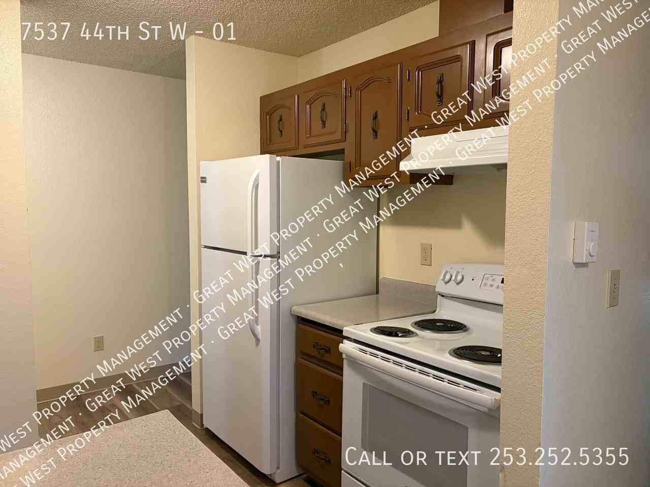 7537 44th St W #01 - Photo 5 of 22