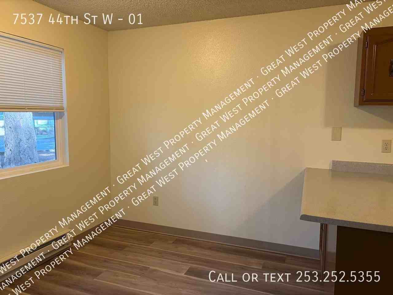 7537 44th St W #01 - Photo 6 of 22