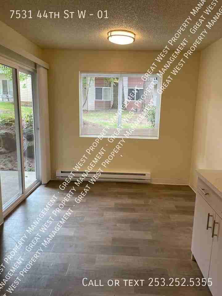 7531 44th St W #01 - Photo 4 of 17