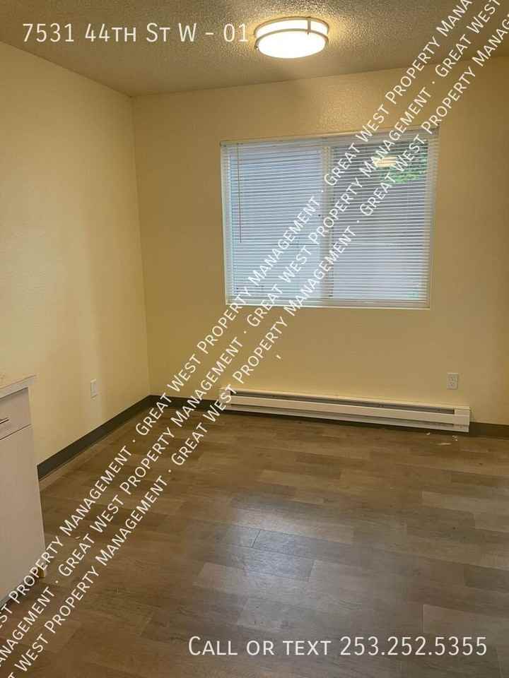 7531 44th St W #01 - Photo 5 of 17