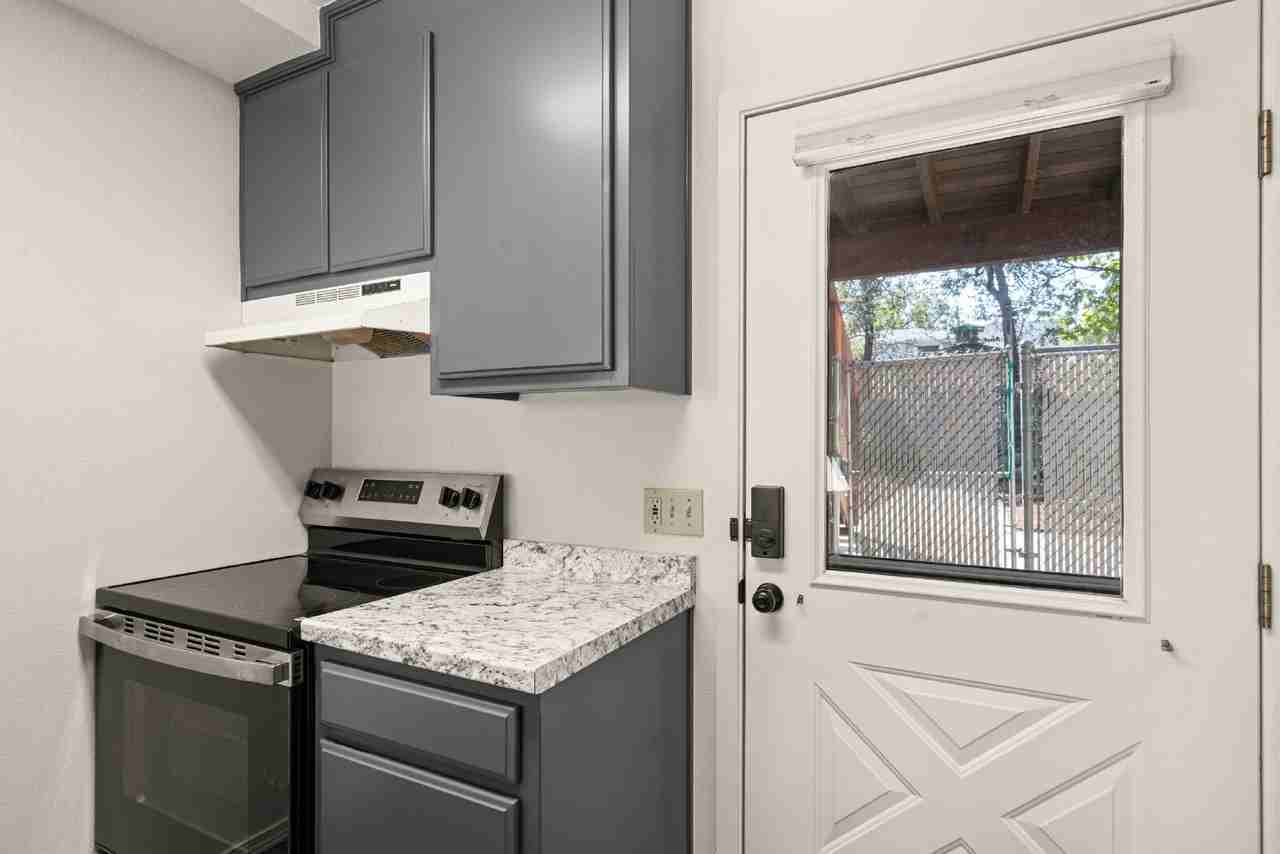 1114 Reddy Ave - Photo 5 of 17