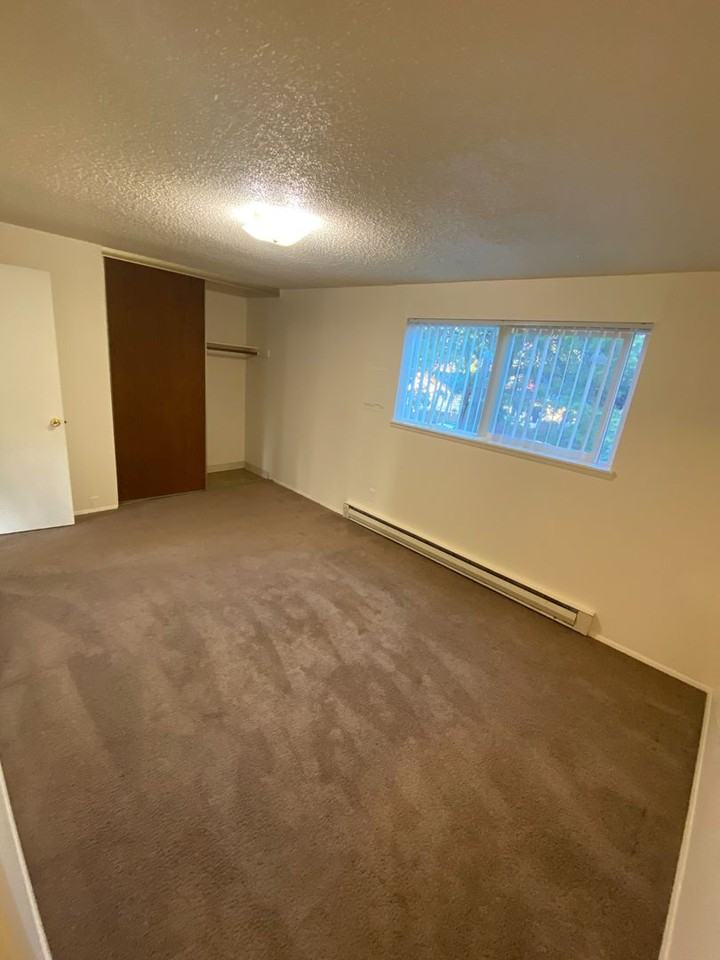 Madrona Apartments, LLC - Photo 6 of 28