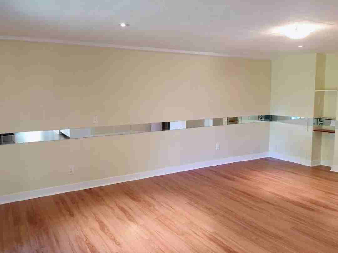 2307 Oneida Drive - Photo 4 of 8