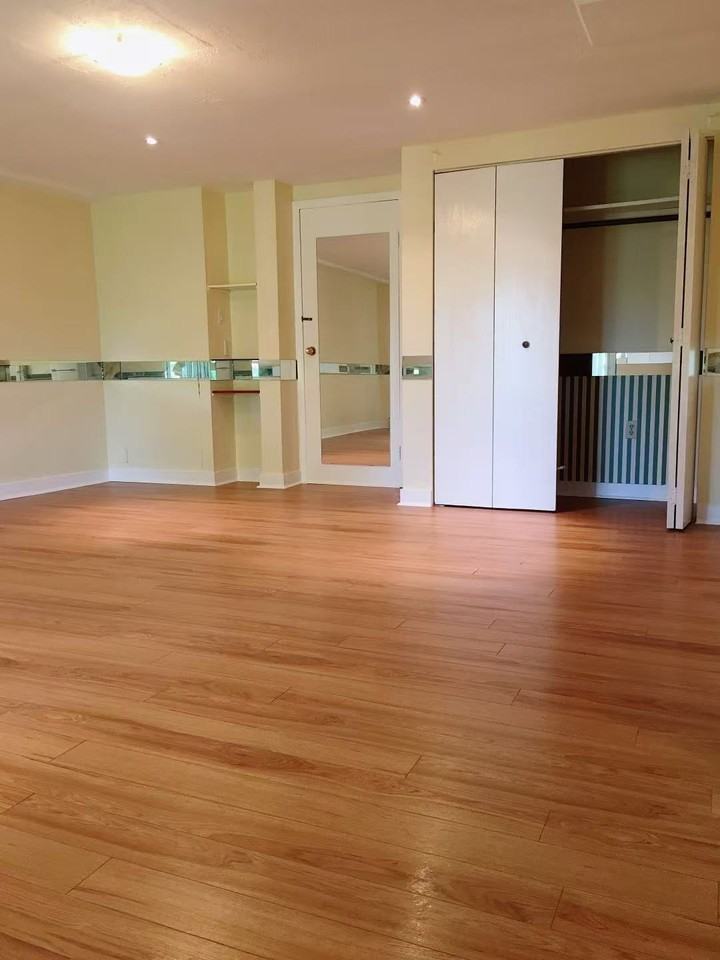 2307 Oneida Drive - Photo 2 of 8