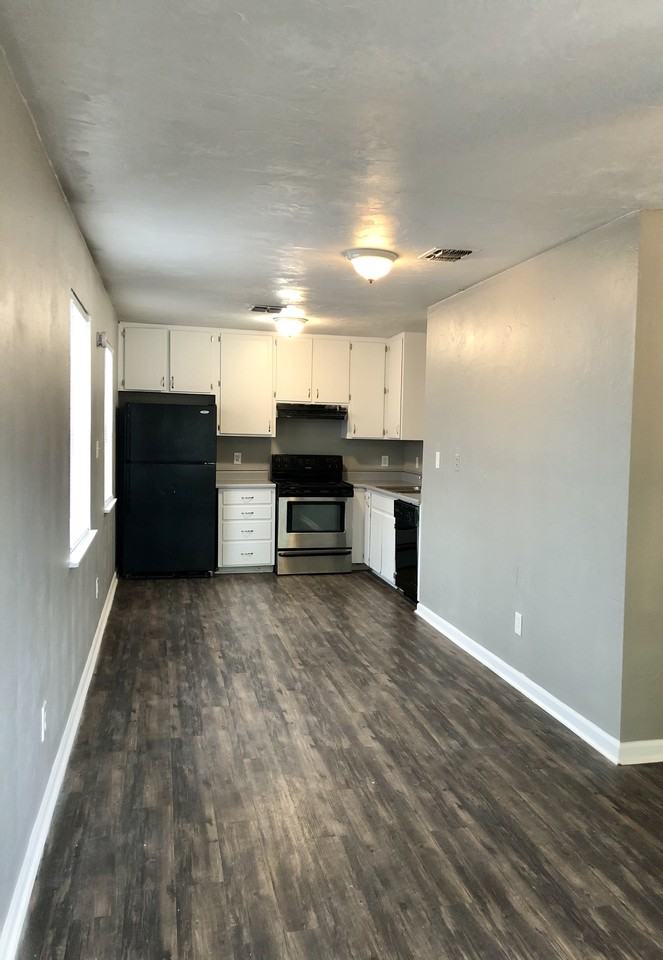 306 White Dr #D4 - Photo 2 of 11